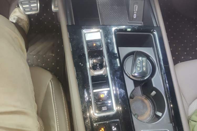 Used Volkswagen Viloran 2023 380TSI Prestige Edition Gear Lever