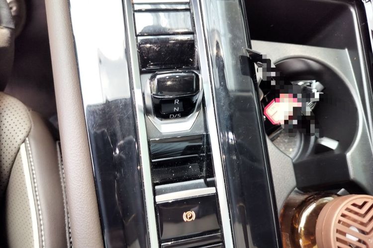 Used Volkswagen Viloran 2023 Revised 380TSI Prestige Edition Gear Lever