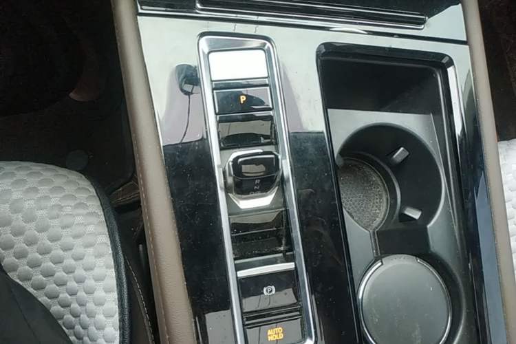 Used Volkswagen Viloran 2023 Revised 330TSI Business Edition Gear Lever