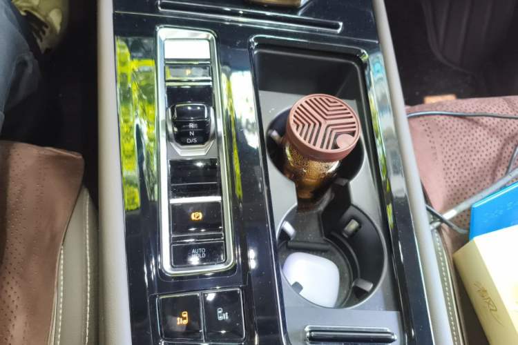 Used Volkswagen Viloran 2023 Revised 380TSI Prestige Edition Gear Lever