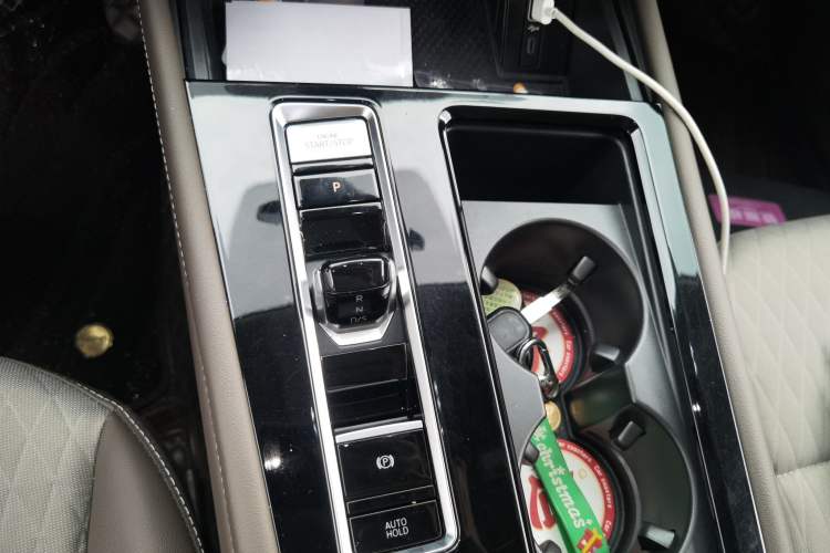 Used Volkswagen Viloran 2023 Revised 330TSI Business Edition Gear Lever