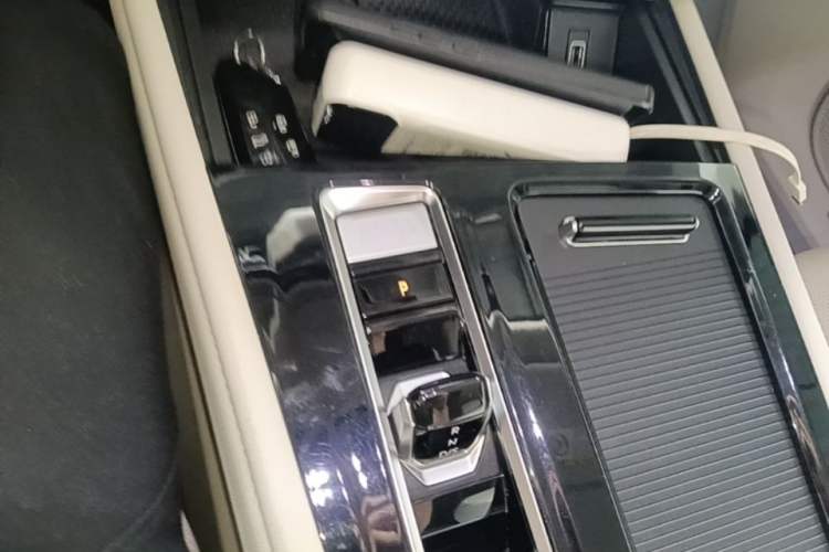 Used Volkswagen Viloran 2023 Revised Version 380TSI Luxury Edition Gear Lever