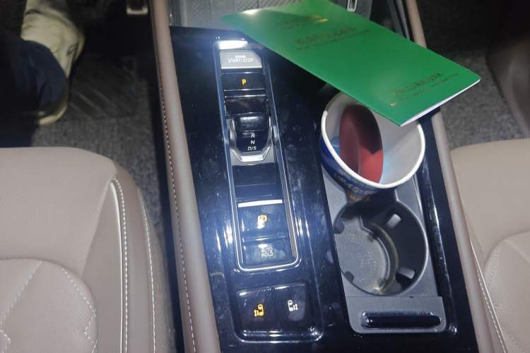 Used Volkswagen Viloran 2023 Revised 380TSI Prestige Edition Gear Lever