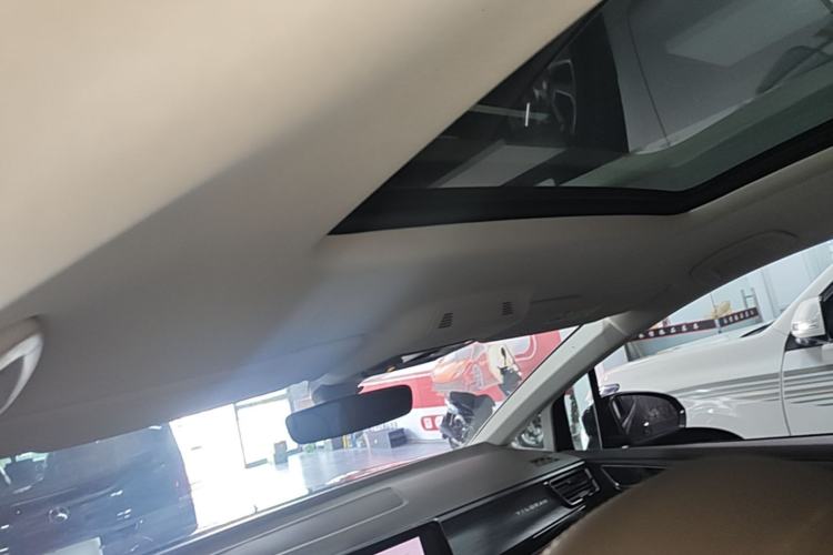 Used Volkswagen Viloran 2023 380TSI Luxury Edition Headliner