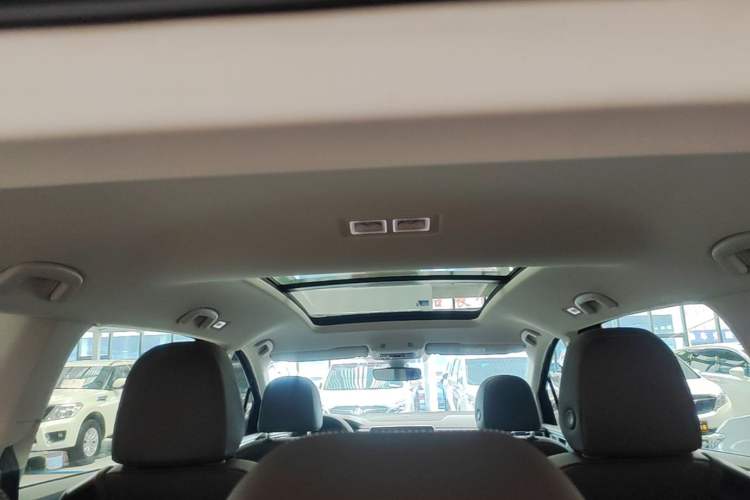Used Volkswagen Viloran 2023 Revised 330TSI Business Edition Headliner