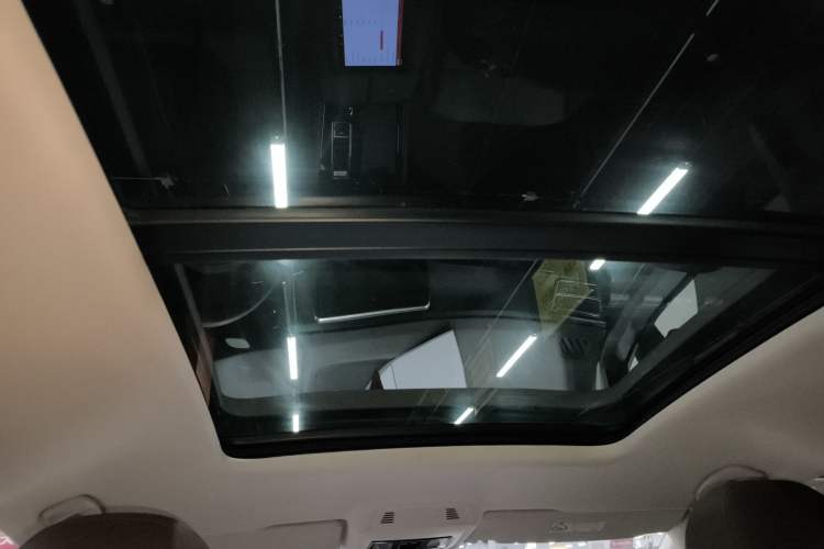 Used Volkswagen Viloran 2023 Revised 330TSI Business Edition Headliner