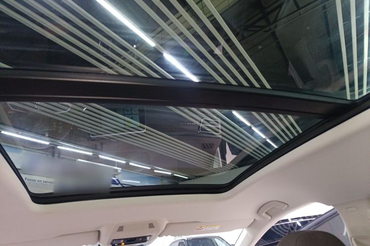 Used Volkswagen Viloran 2023 330TSI Luxury Edition Headliner
