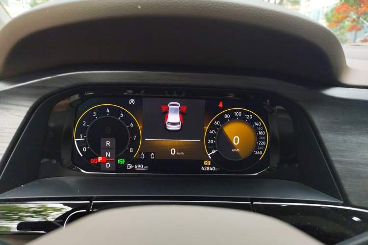 Used Volkswagen Viloran 2023 380TSI Luxury Edition Instrument Cluster