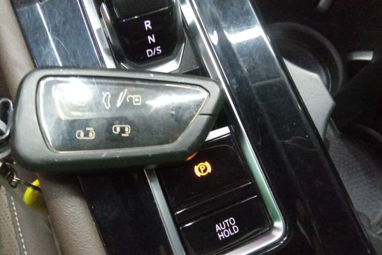 Used Volkswagen Viloran 2023 Facelift 330TSI Luxury Edition Interior 1