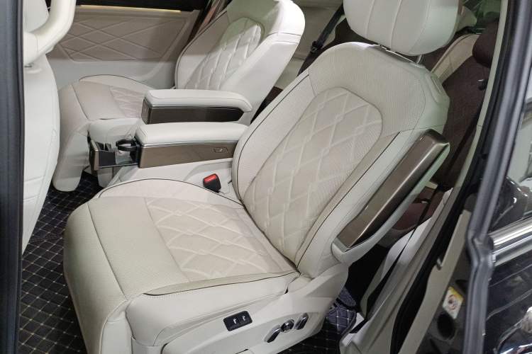 Used Volkswagen Viloran 2023 Revised 380TSI Prestige Edition Interior 4