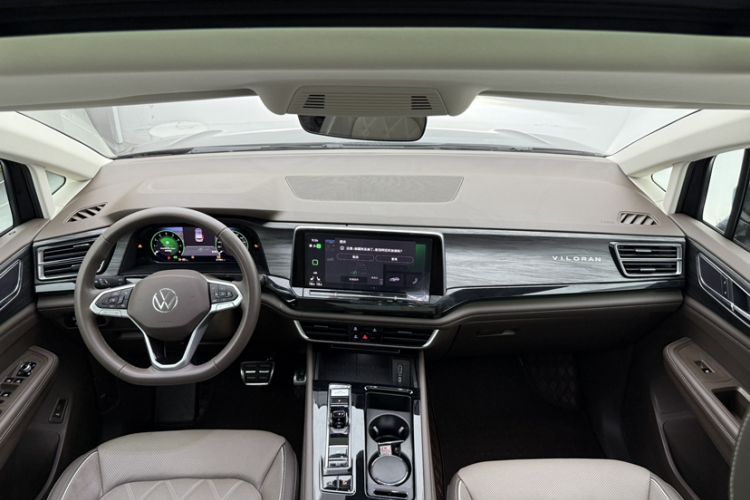Used Volkswagen Viloran 2023 Revised 380TSI Prestige Edition Interior 5
