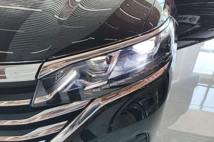 Used Volkswagen Viloran 2023 380TSI Luxury Edition Left Front Headlight
