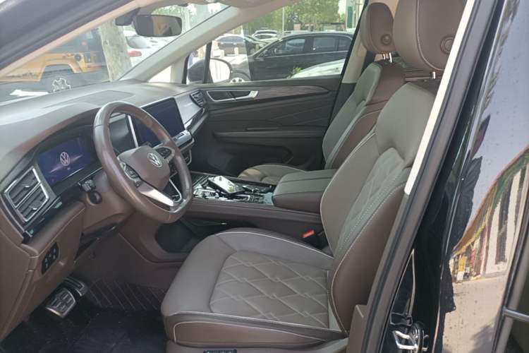 Used Volkswagen Viloran 2023 380TSI Prestige Edition Left Front Seat