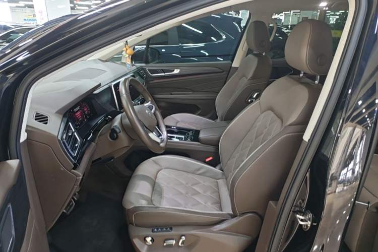 Used Volkswagen Viloran 2023 380TSI Prestige Edition Left Front Seat