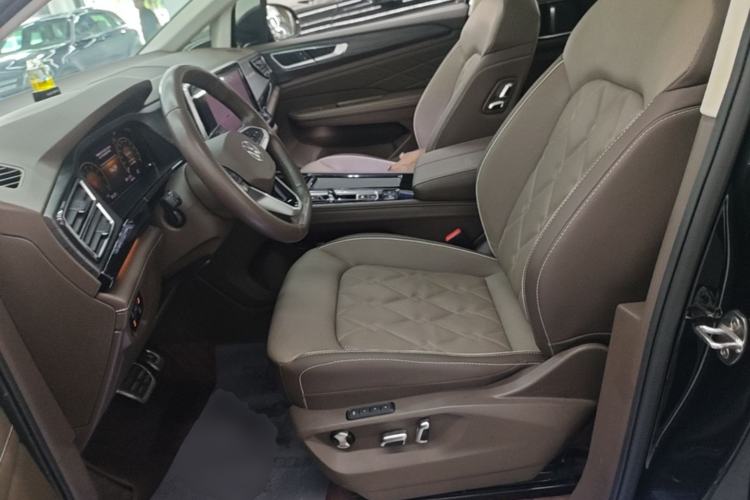 Used Volkswagen Viloran 2023 380TSI Prestige Edition Left Front Seat
