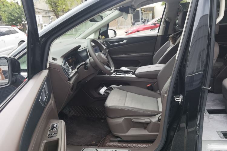 Used Volkswagen Viloran 2023 Revised 330TSI Business Edition Left Front Seat