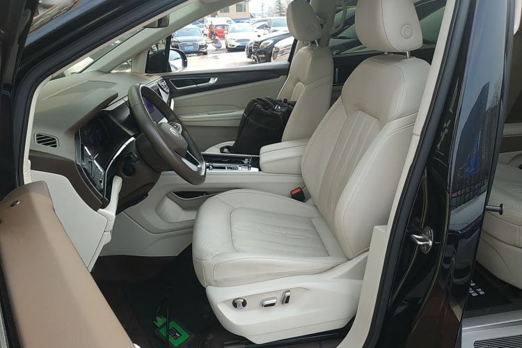 Used Volkswagen Viloran 2023 380TSI Luxury Edition Left Front Seat