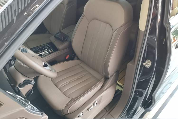 Used Volkswagen Viloran 2023 380TSI Luxury Edition Left Front Seat