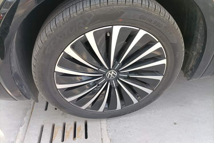 Used Volkswagen Viloran 2023 380TSI Prestige Edition Left Front Wheel Hub