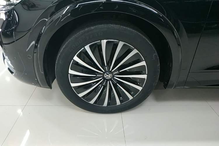 Used Volkswagen Viloran 2023 380TSI Prestige Edition Left Front Wheel Hub