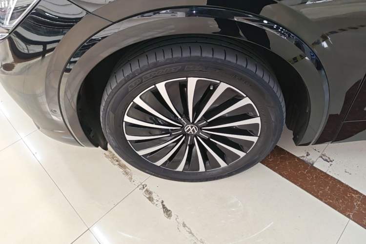 Used Volkswagen Viloran 2023 380TSI Prestige Edition Left Front Wheel Hub
