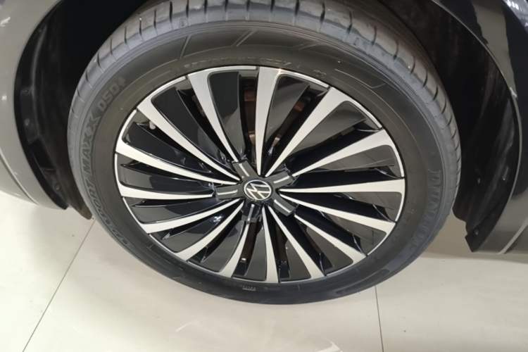 Used Volkswagen Viloran 2023 380TSI Prestige Edition Left Front Wheel Hub