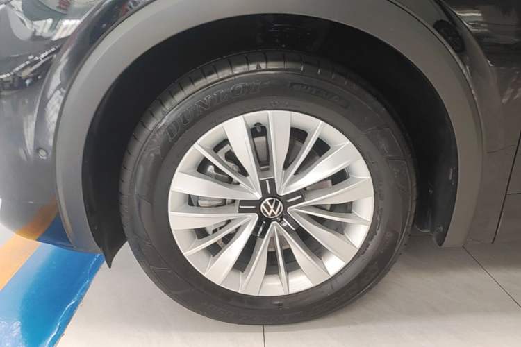 Used Volkswagen Viloran 2023 Revised 330TSI Business Edition Left Front Wheel Hub