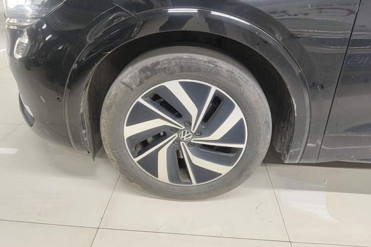 Used Volkswagen Viloran 2023 Revised Version 380TSI Luxury Edition Left Front Wheel Hub