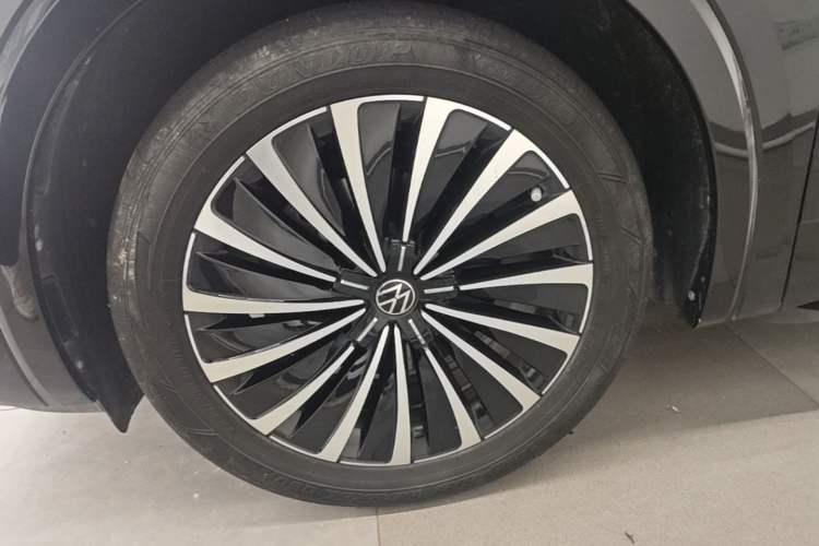 Used Volkswagen Viloran 2023 380TSI Prestige Edition Left Front Wheel Hub