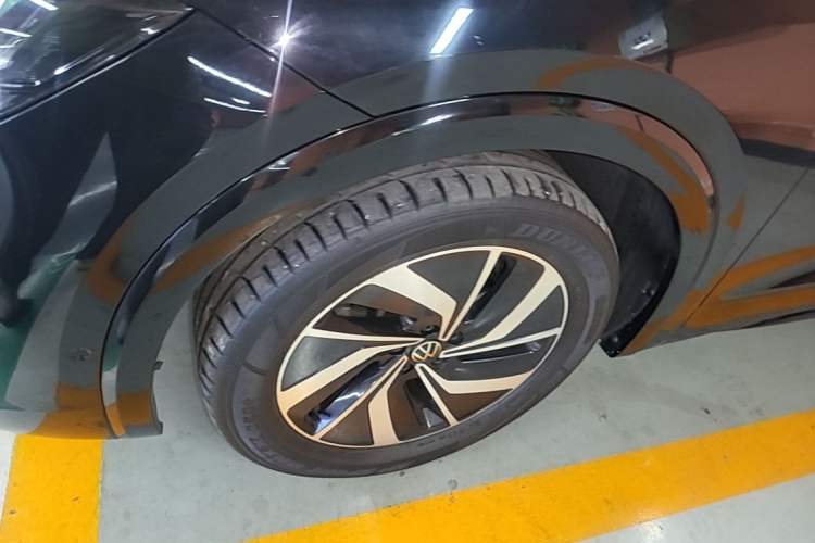 Used Volkswagen Viloran 2023 380TSI Luxury Edition Left Front Wheel Hub