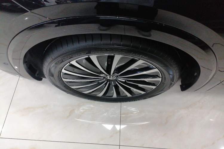 Used Volkswagen Viloran 2023 380TSI Prestige Edition Left Front Wheel Hub