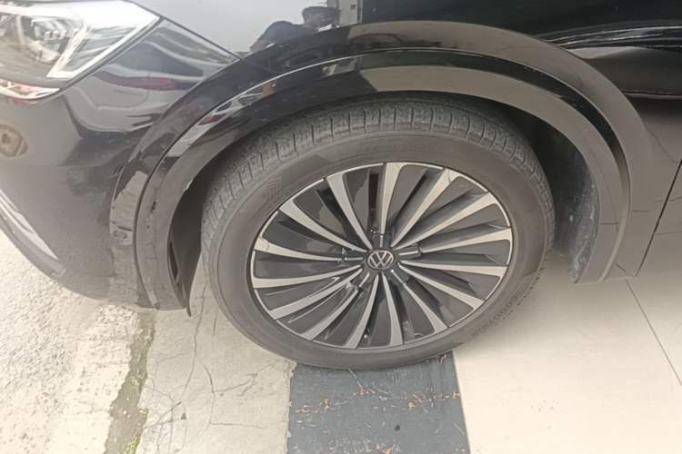 Used Volkswagen Viloran 2023 Revised 380TSI Prestige Edition Left Front Wheel Hub