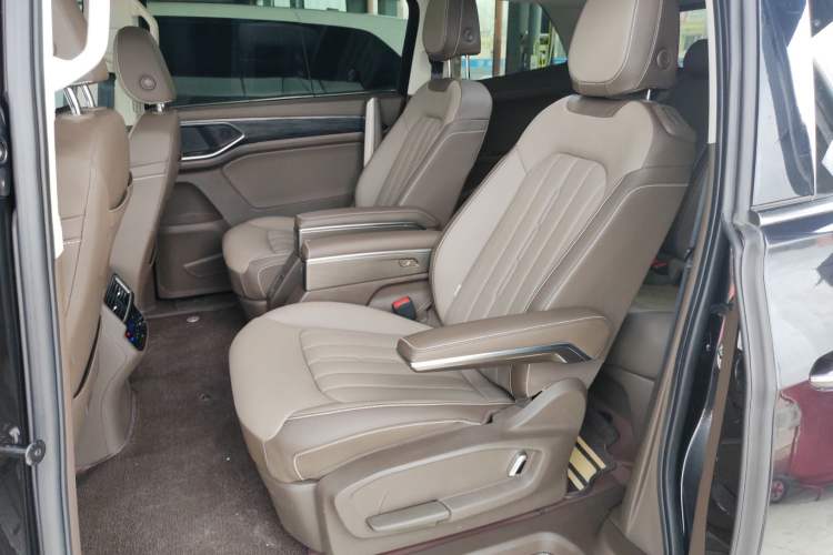 Used Volkswagen Viloran 2023 Revised Version 380TSI Luxury Edition Left Rear Seat
