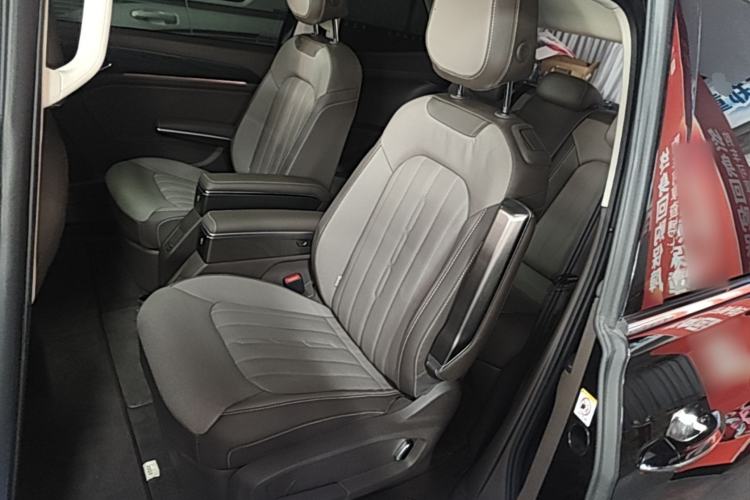 Used Volkswagen Viloran 2023 380TSI Luxury Edition Left Rear Seat