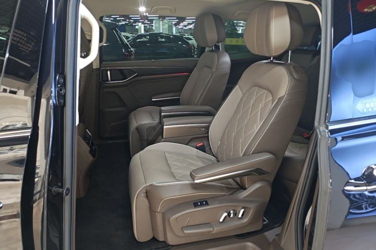 Used Volkswagen Viloran 2023 380TSI Prestige Edition Left Rear Seat