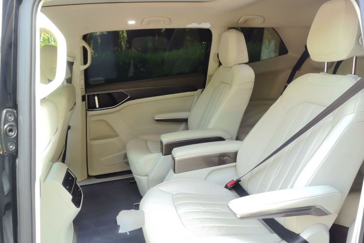 Used Volkswagen Viloran 2023 380TSI Luxury Edition Left Rear Seat