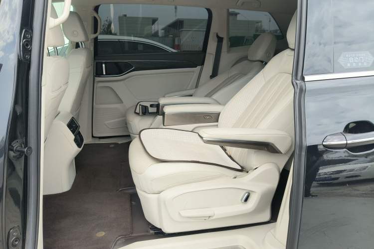 Used Volkswagen Viloran 2023 Revised Version 380TSI Luxury Edition Left Rear Seat