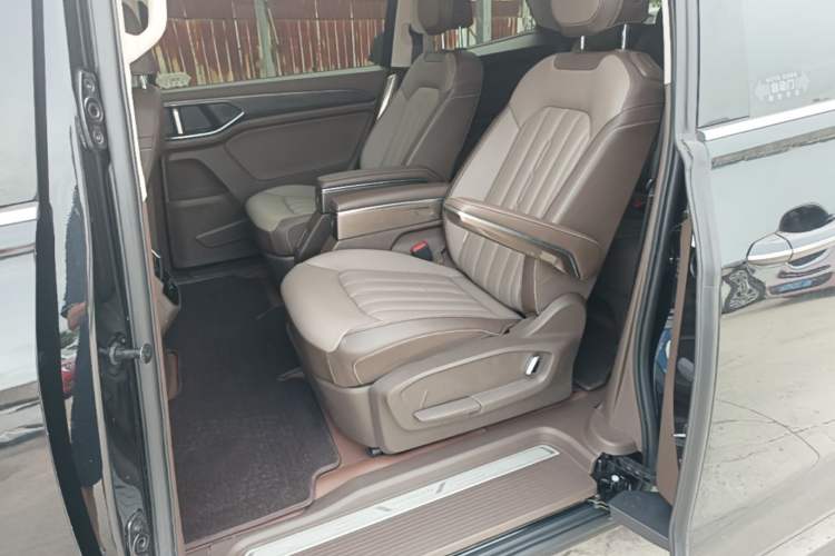 Used Volkswagen Viloran 2023 Facelift 330TSI Luxury Edition Left Rear Seat