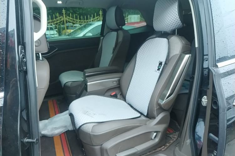 Used Volkswagen Viloran 2023 Revised 330TSI Business Edition Left Rear Seat