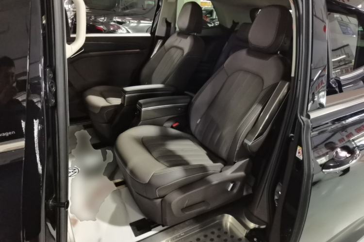 Used Volkswagen Viloran 2023 380TSI Luxury Edition Left Rear Seat