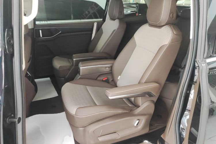 Used Volkswagen Viloran 2023 Revised 330TSI Business Edition Left Rear Seat