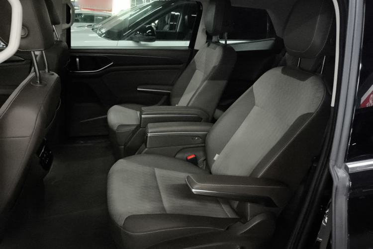Used Volkswagen Viloran 2023 Revised 330TSI Business Edition Left Rear Seat