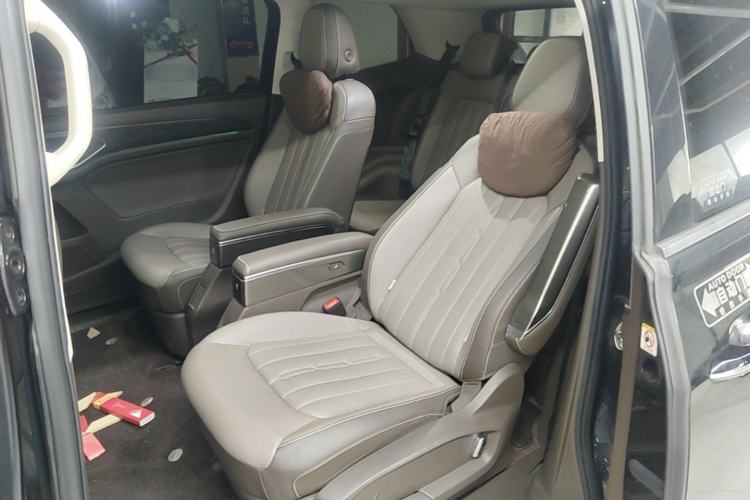 Used Volkswagen Viloran 2023 Revised Version 380TSI Luxury Edition Left Rear Seat