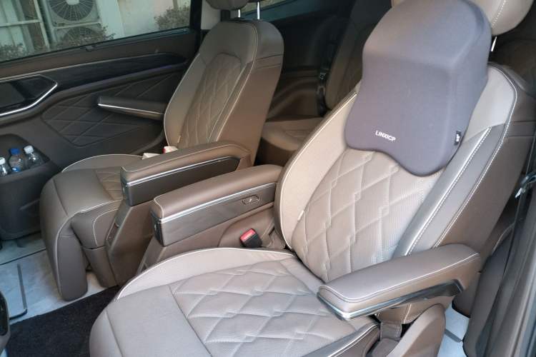 Used Volkswagen Viloran 2023 Revised 380TSI Prestige Edition Left Rear Seat