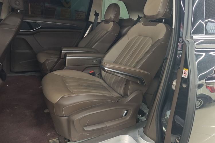 Used Volkswagen Viloran 2023 Facelift 330TSI Luxury Edition Left Rear Seat