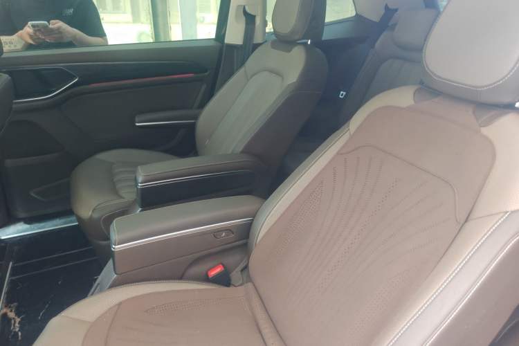 Used Volkswagen Viloran 2023 Revised Version 380TSI Luxury Edition Left Rear Seat
