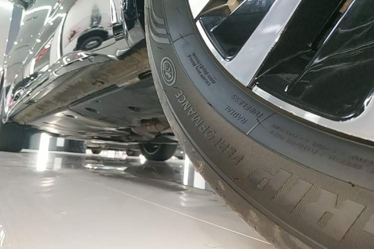 Used Volkswagen Viloran 2023 380TSI Prestige Edition Left Side Sill