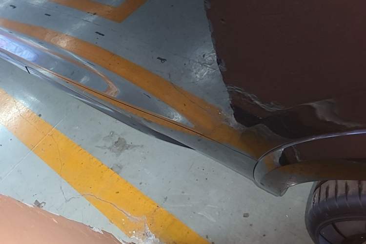 Used Volkswagen Viloran 2023 380TSI Luxury Edition Left Side Sill