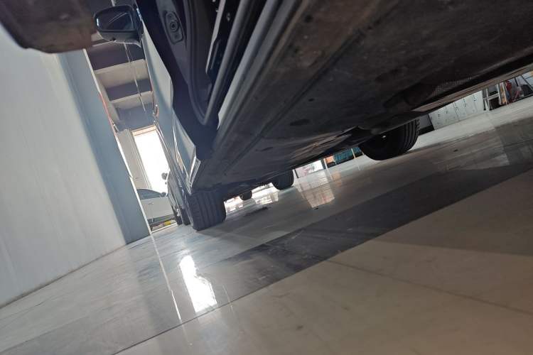 Used Volkswagen Viloran 2023 380TSI Prestige Edition Left Side Sill