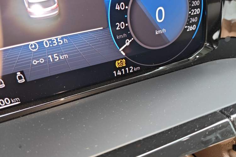 Used Volkswagen Viloran 2023 380TSI Prestige Edition Odometer Close Up